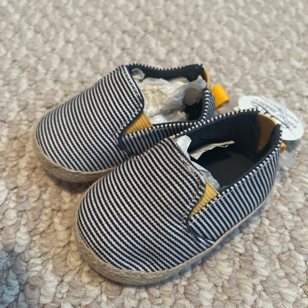 Baby boys slip on shoes